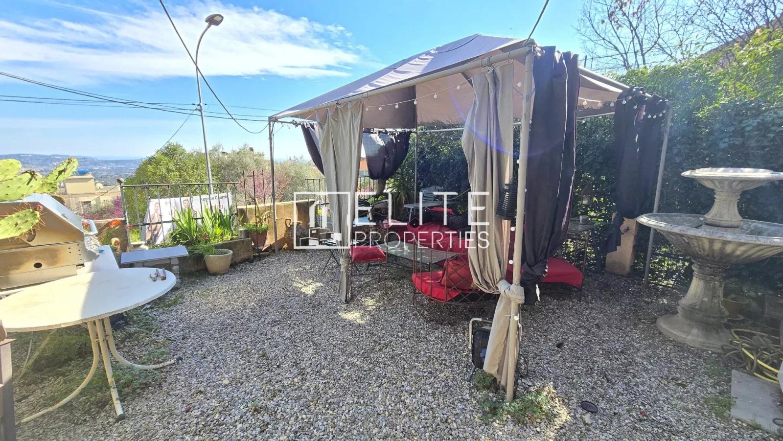 2 APPARTEMENTS EN BAS DE VILLA 135 m² & VUE MER – GRASSE