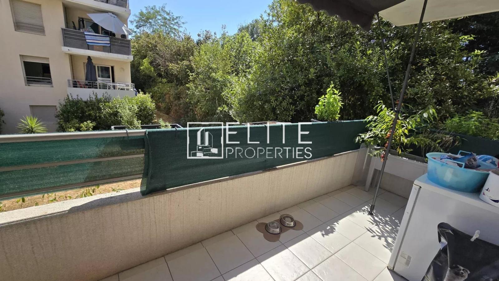 APPARTEMENT 3 PIÈCES  60 m² + 3 PARKINGS – ANTIBES