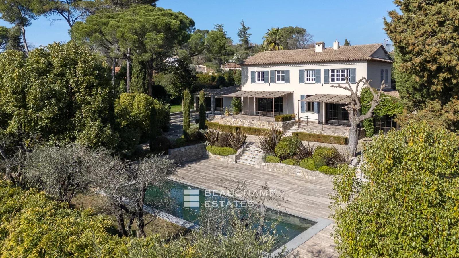 Villa provençale avec piscine dans un domaine fermé