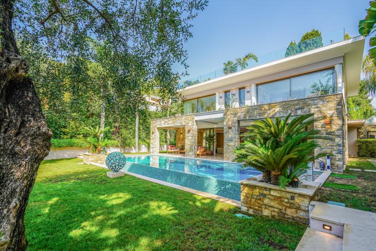 CO-EXCLUSIVITÉ - SAINT-JEAN-CAP-FERRAT - VILLA DE PRESTIGE