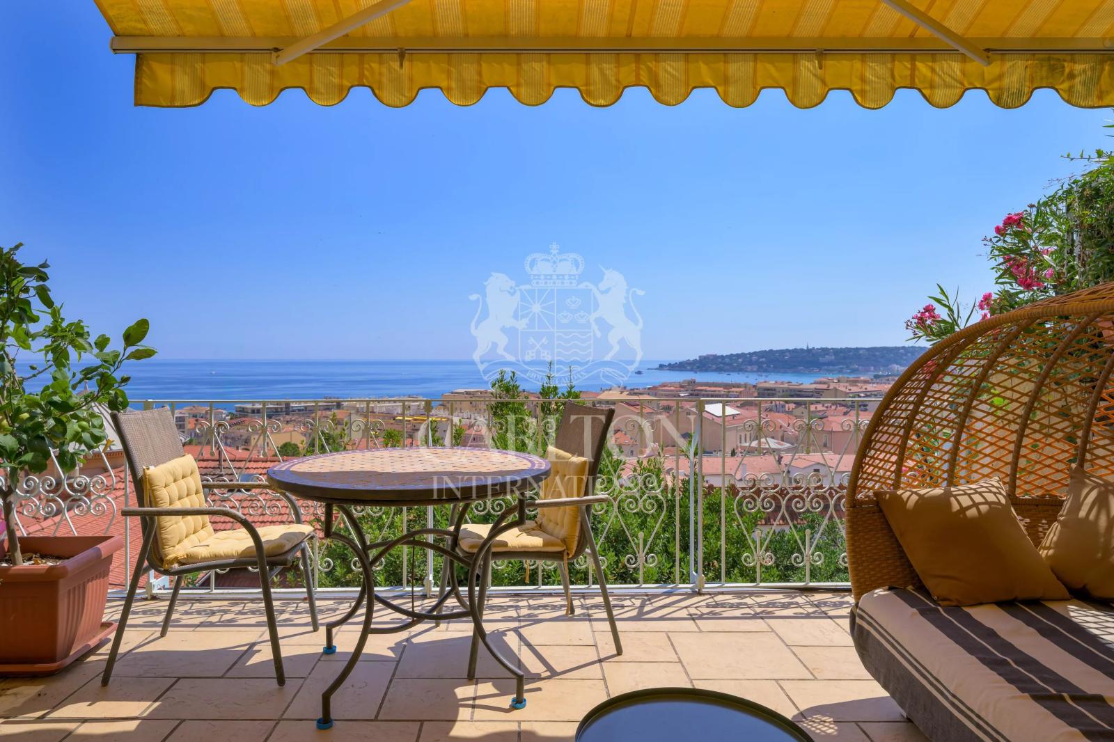 Villa  avec vue mer et accès facile au centre-ville - Opportunité d'investissement