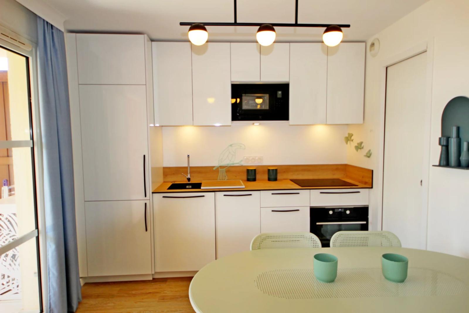 SOUS OFFRE AGAY CAP ESTEREL LE HAMEAU. DEUX PIECES REZ DE JARDIN VUE MER