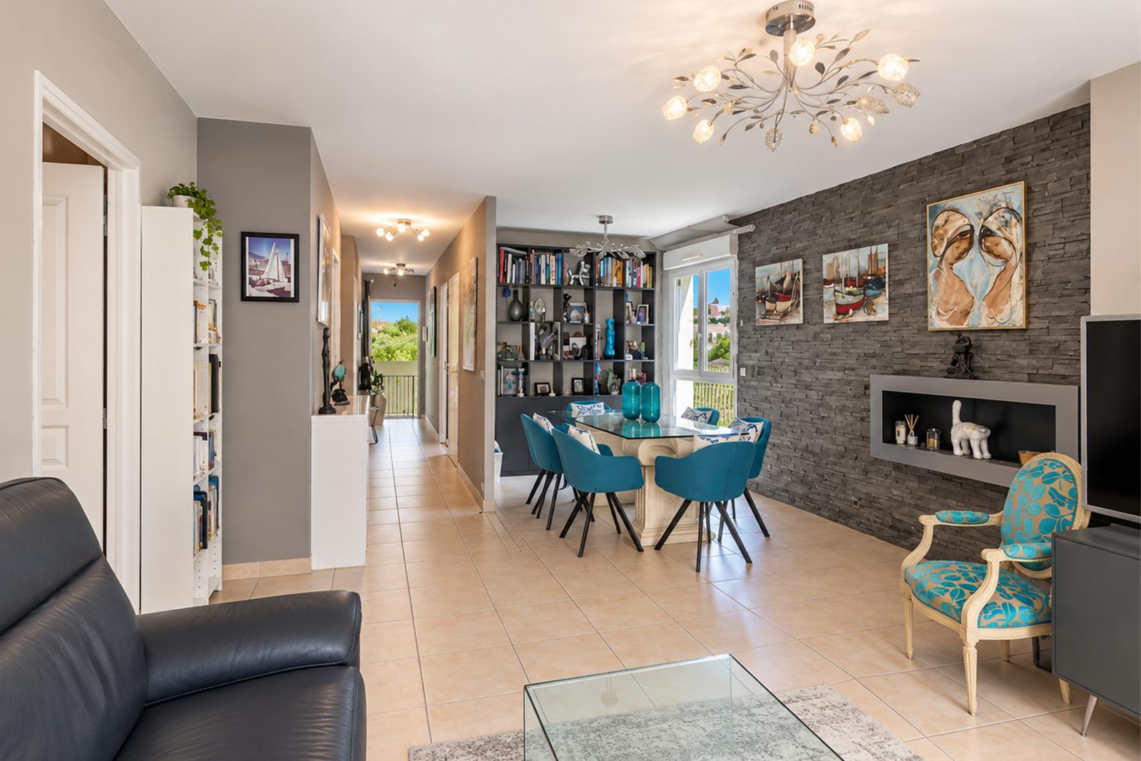 ROQUEBRUNE-CAP-MARTIN - APPARTEMENT 3 PIÈCES - JARDIN PRIVATIF