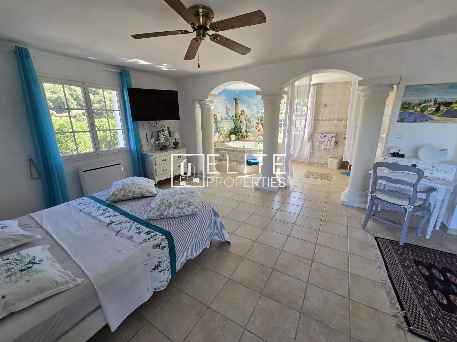 VILLA DE 205m² + PISCINE LES ADRETS