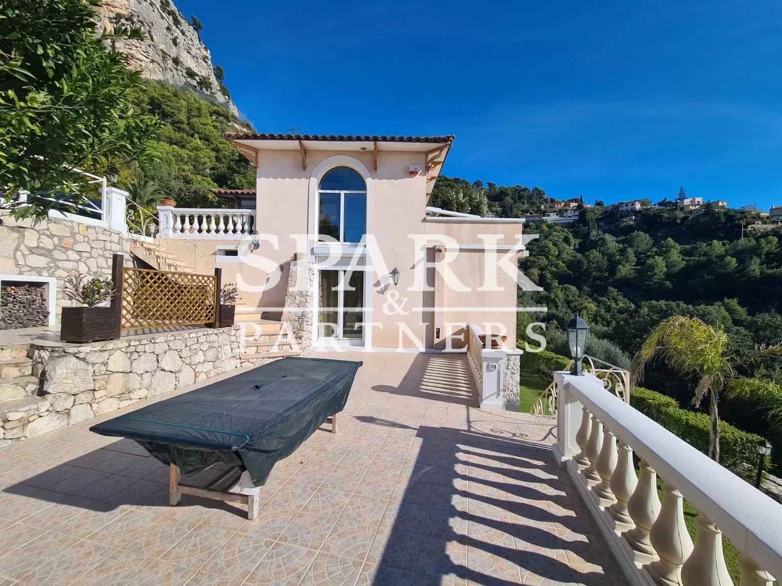 Roquebrune-Cap-Martin - Villa vue mer avec terrain