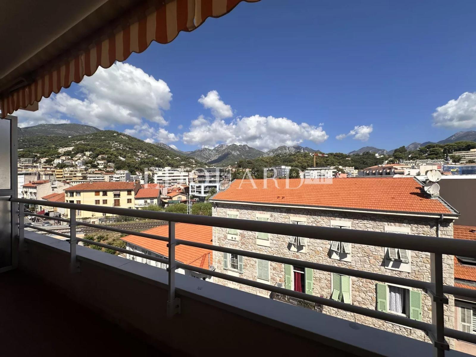 En exclusivité deux pièces avec terrasse et possibilité garage, à quelques pas de la plage du Solenzara