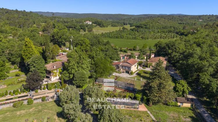 Domaine viticole d’Exception 11 chambres  - Aix-en-Provence
