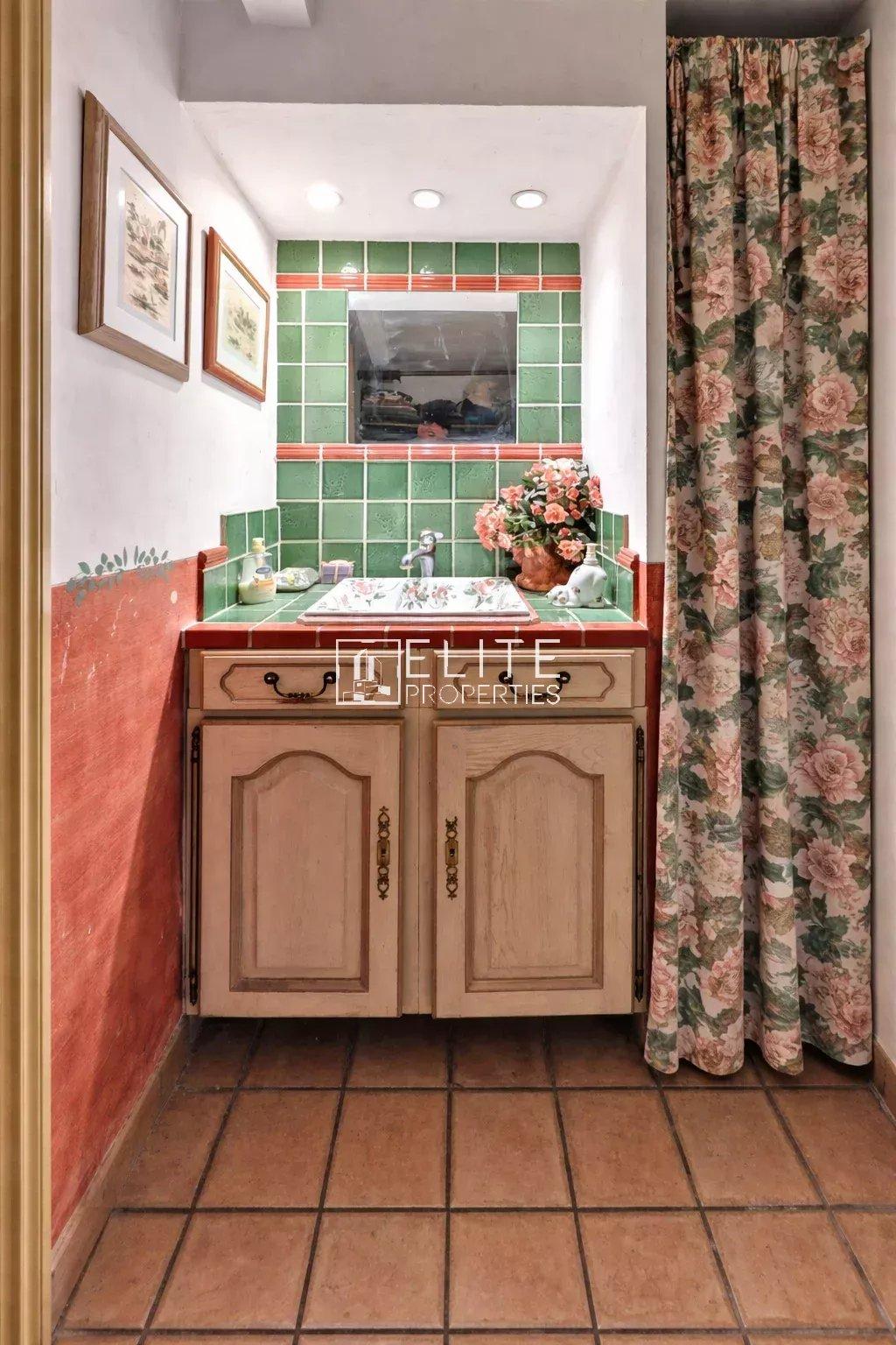 Grasse : Maison de Maître avec Potentiel Constructible Majeur !