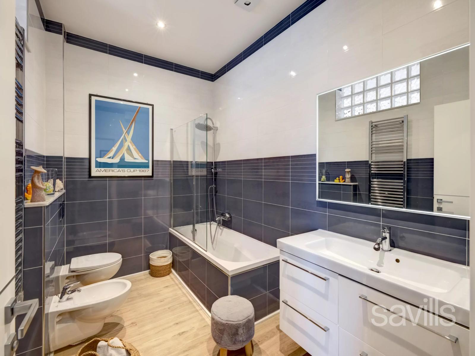 Charme de l'ancien avec une vue panoramique sur Monaco