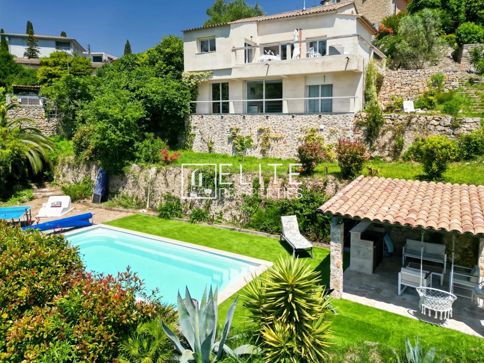 VILLA 8P de 175m² + PISCINE CALME ABSOLU -  MOUGINS