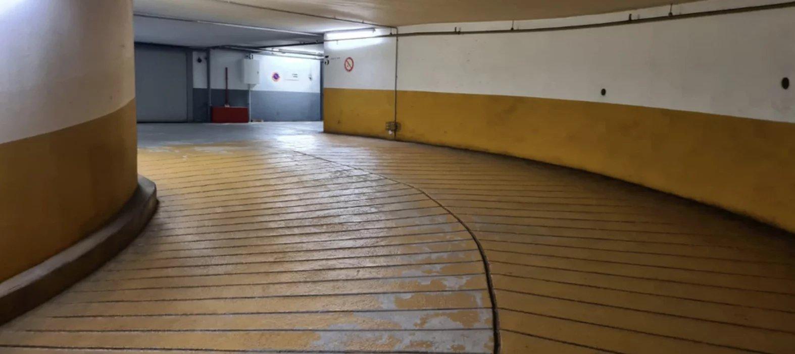 4 places de parking à Condamine