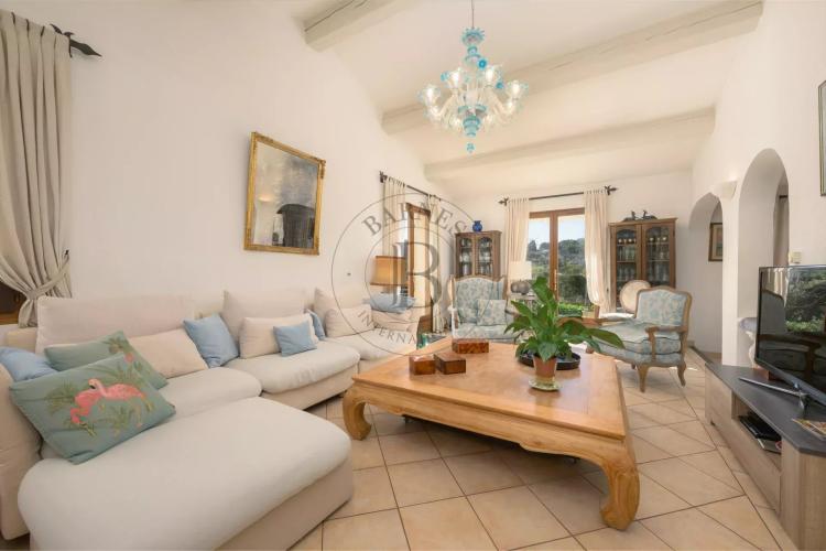 MOUGINS – QUARTIER RECHERCHÉ – À PIED DES COMMERCES
