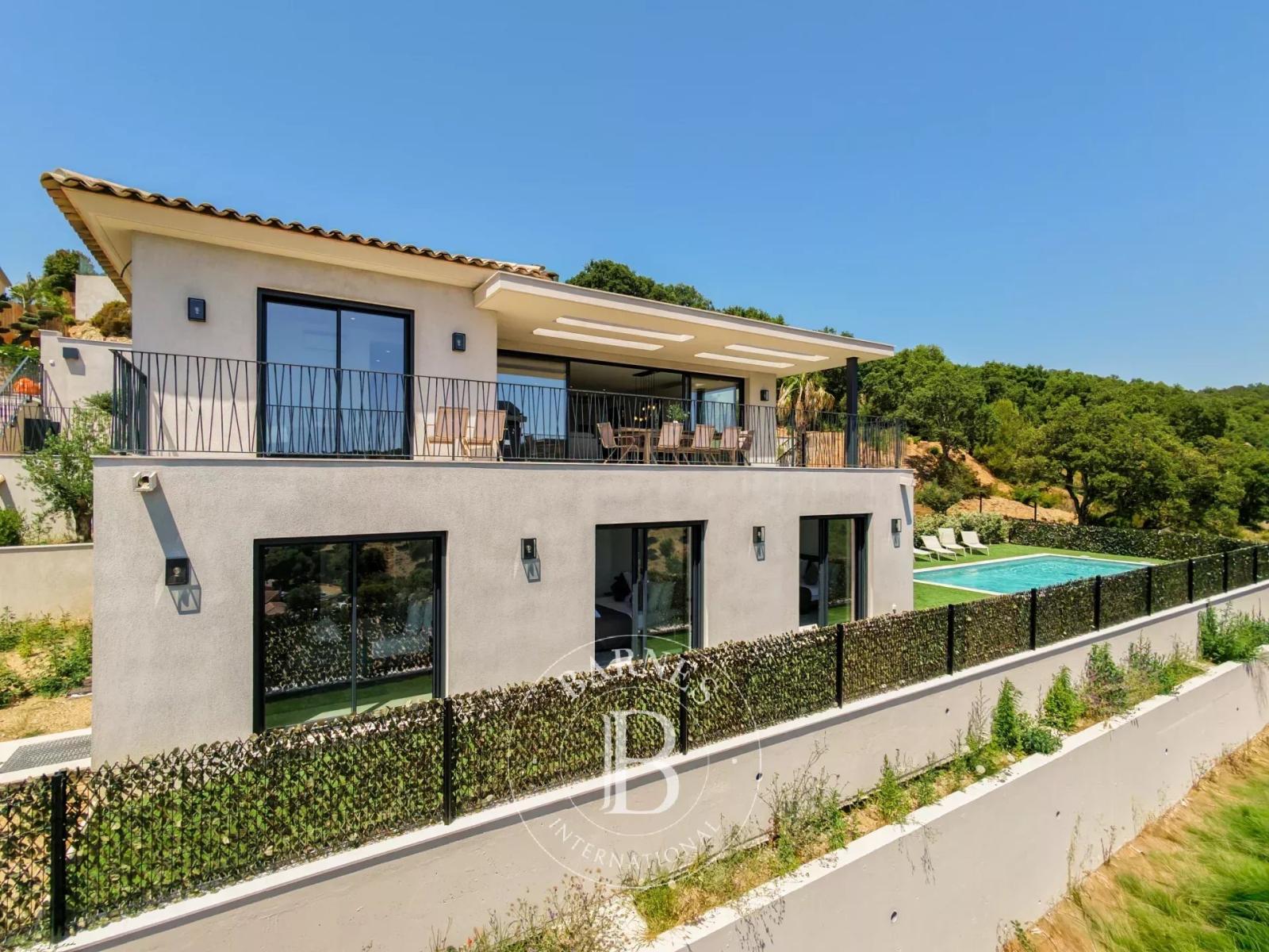 SAINTE-MAXIME - Villa - Piscine - Garage - 5 Chambres