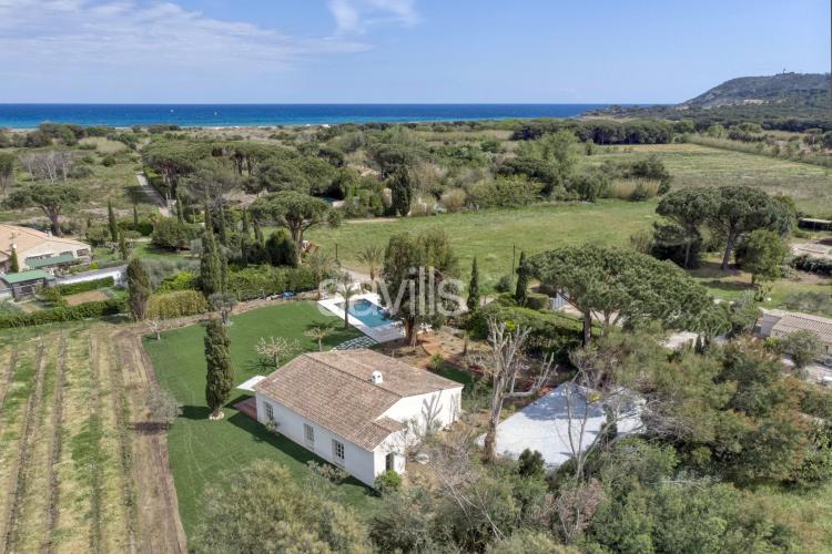 Élégante villa de plain pied au cœur des vignes, à quelques pas de la Plage de Pampelonne