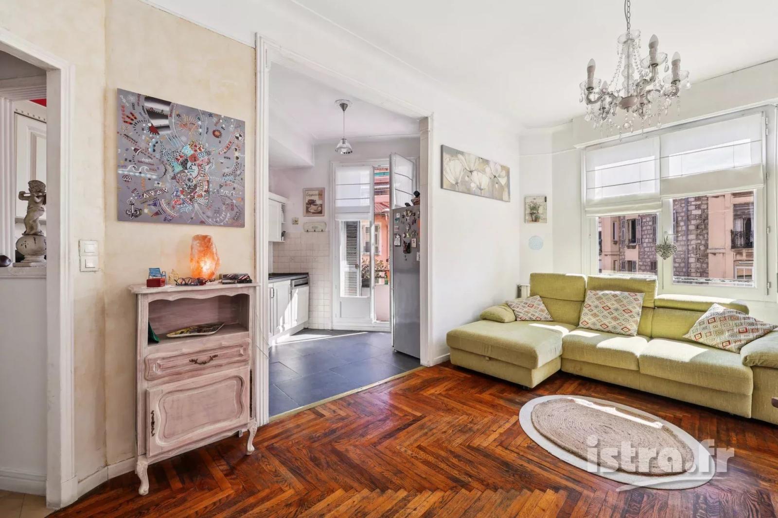 Nice quartier Saint-Etienne : Vaste 3 Pièces avec balcons