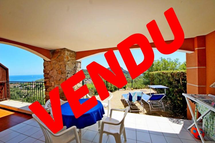 Sous offre AGAY CAP ESTEREL APPARTEMENT DEUX PIECES AVEC TERRASSE ET JARDIN EXPO SUD VUE MER. PARKING