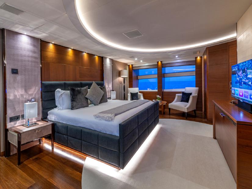 02972_af0al_imperial_princess_beatrice_princess_40m_used_yacht_for_sale_superyacht_flybridge_cannes_20.jpg