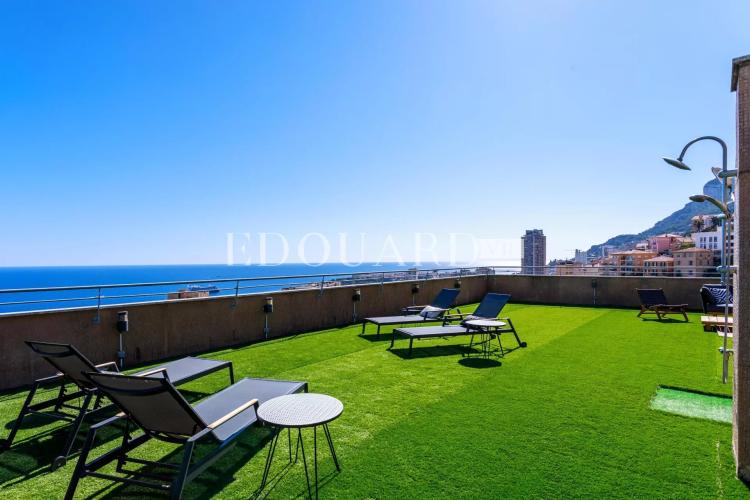 Penthouse clefs en main avec magnifique vue mer panoramique et spectaculaire toit terrasse