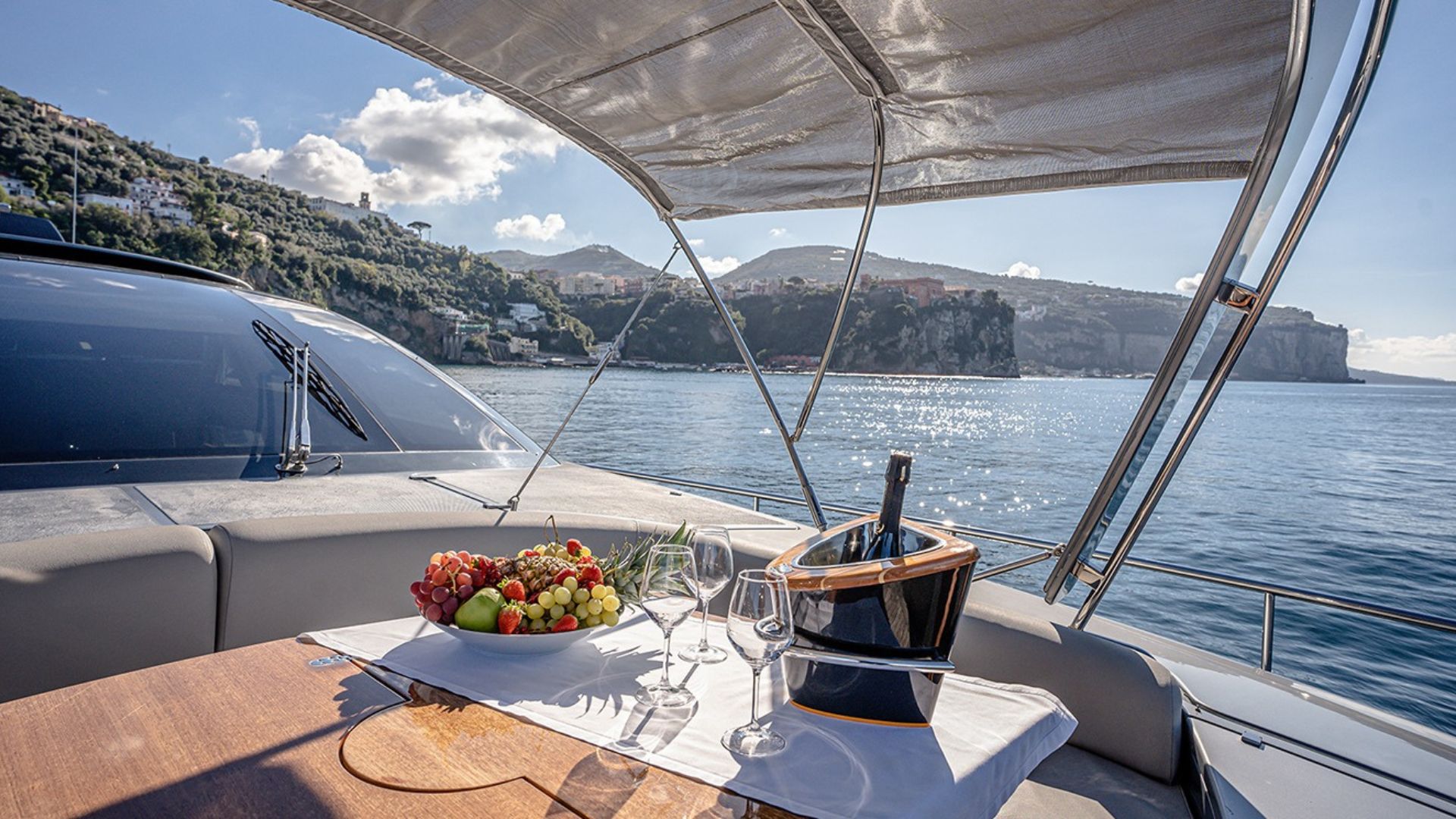 EfnJS_riva-86-domino-yacht.jpg