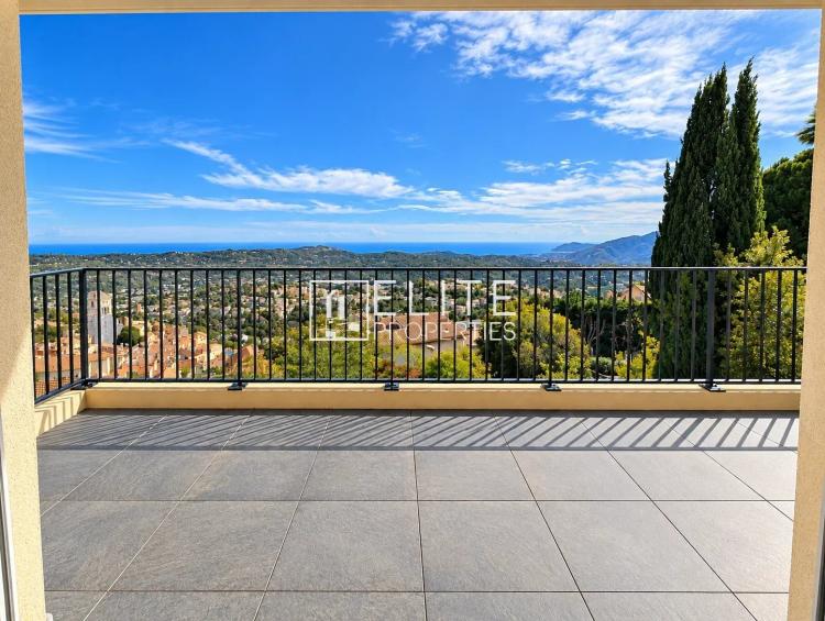 EXCLUSIVITE - T4 Dernier étage vue mer - Terrasse - Parkings - Calme - Sud Est