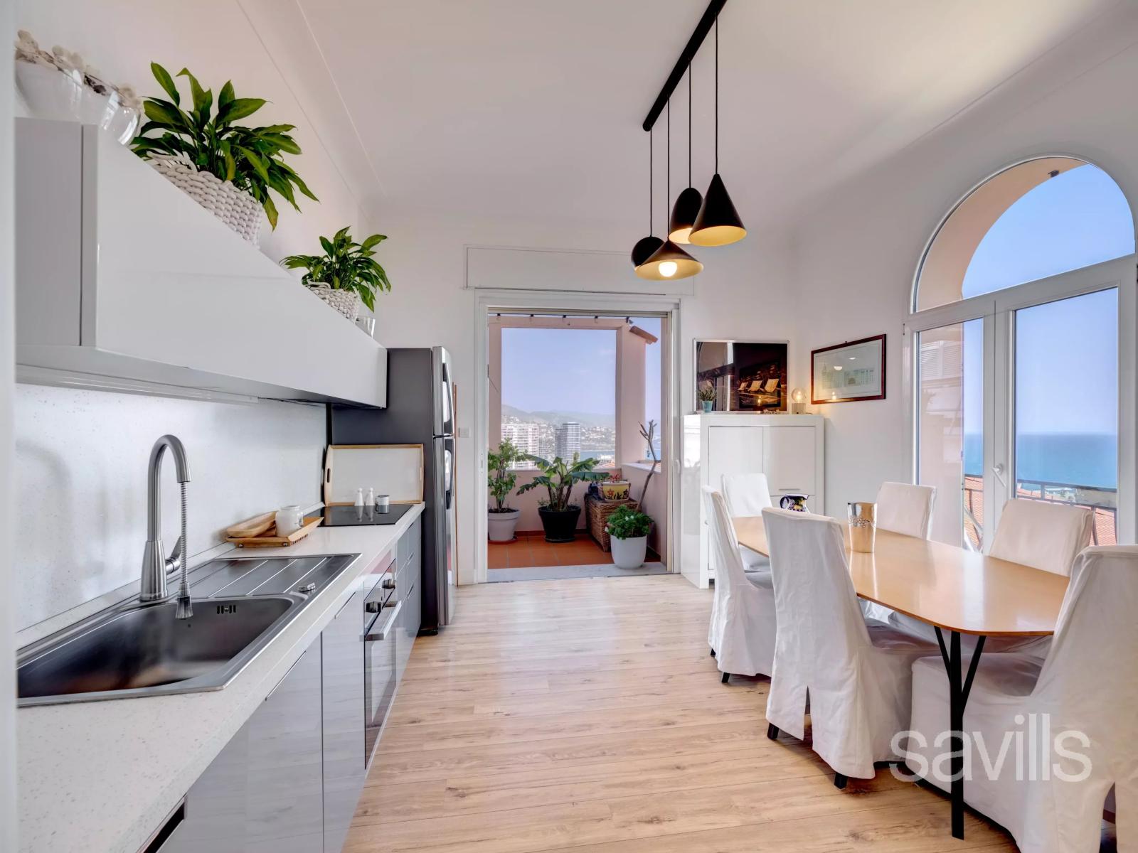 Charme de l'ancien avec une vue panoramique sur Monaco