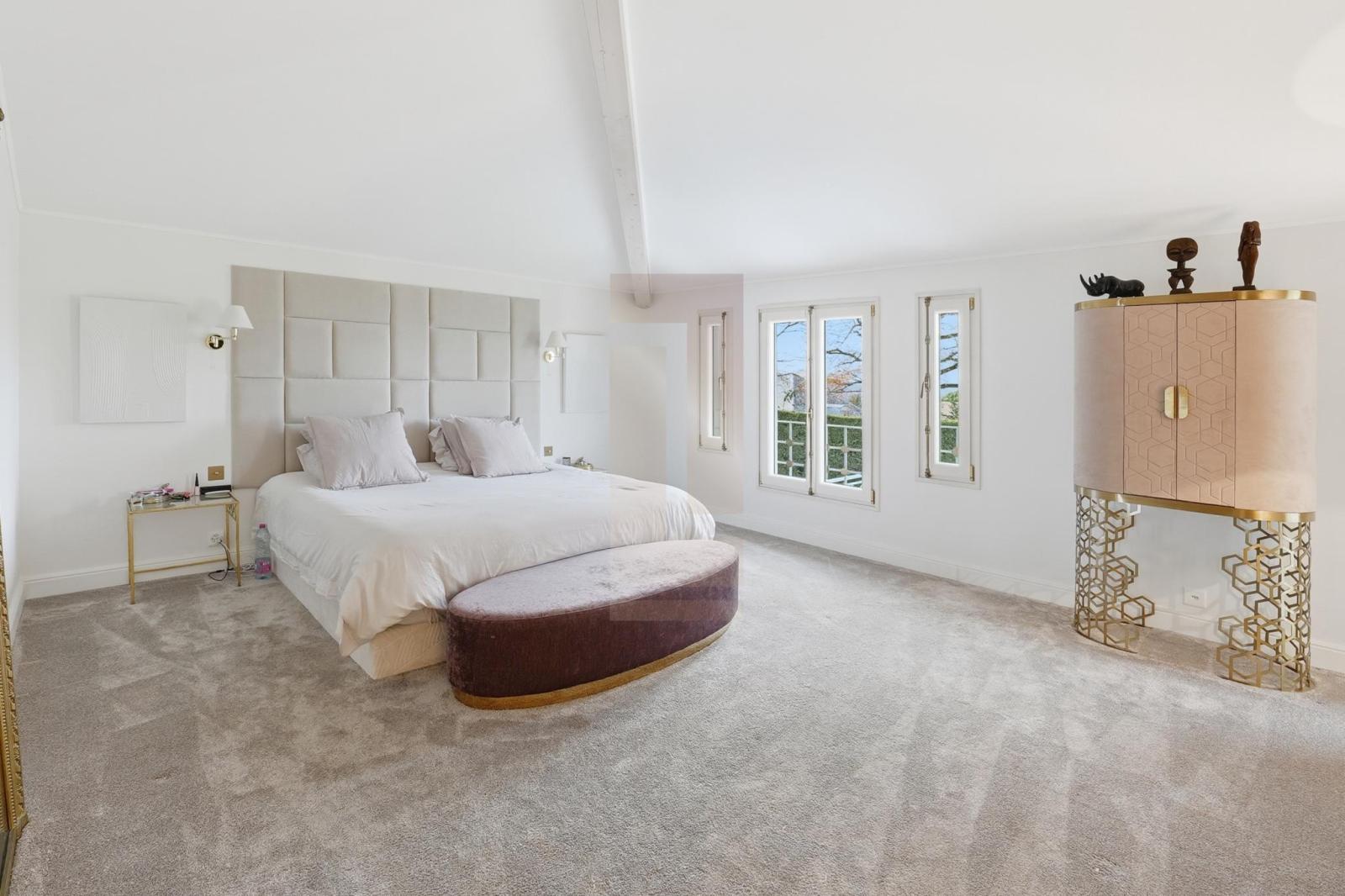 Exclusivité: Magnifique villa classique proche du golf 