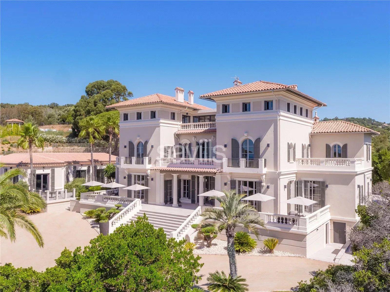 PROPRIETE UNIQUE , 11 CHAMBRES , GIGARO LA CROIX VALMER