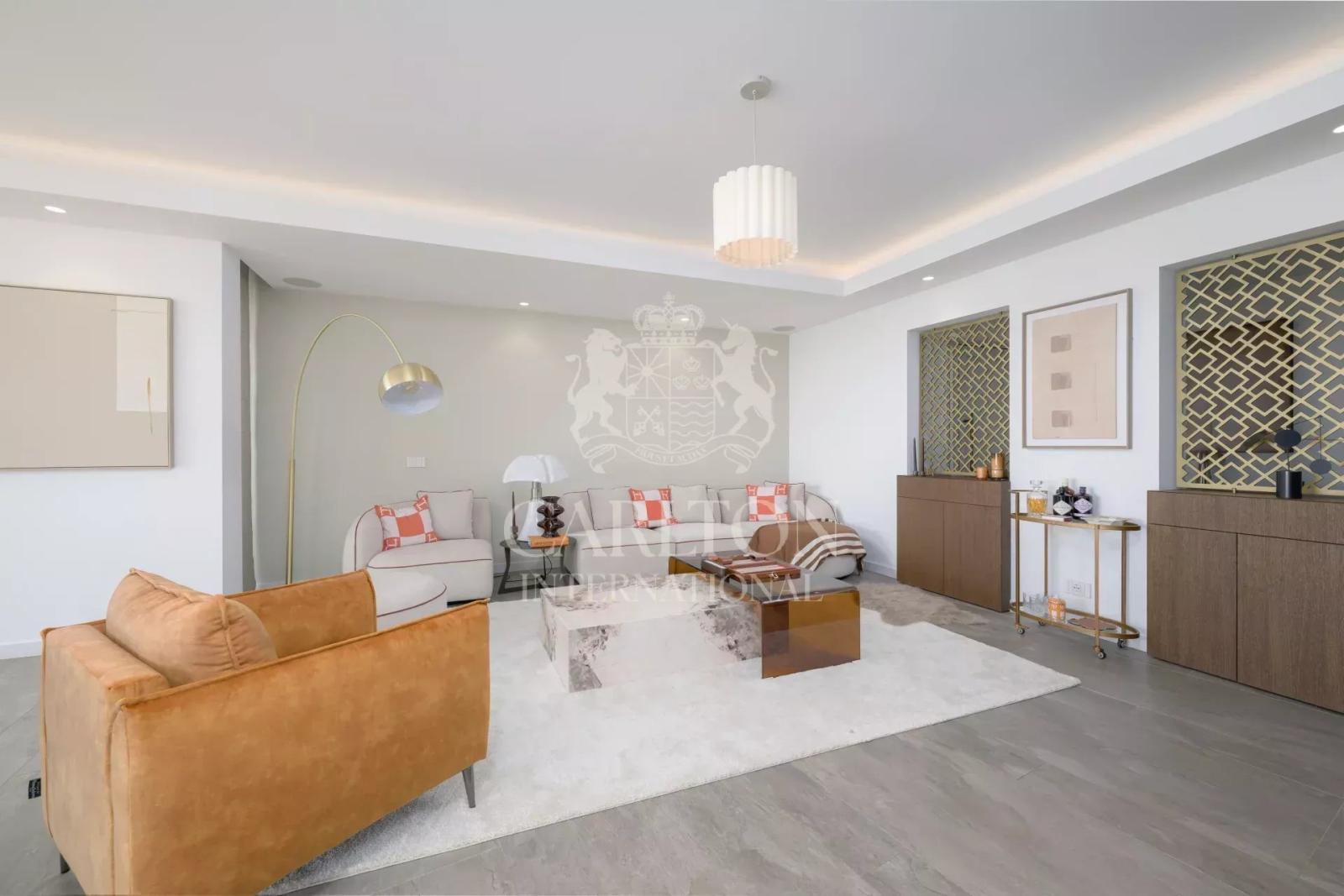 Villa contemporaine d’exception avec vue sur mer et deux piscines – Aux portes de Monaco