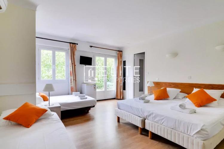 Proximité de Grasse | Hôtel rénové