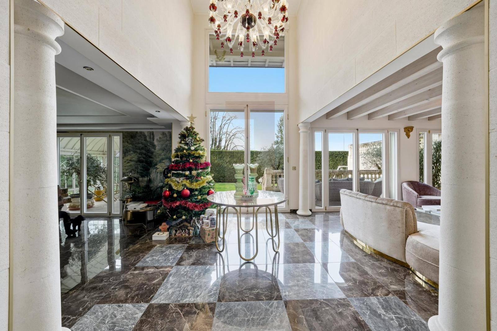 Exclusivité: Magnifique villa classique proche du golf 