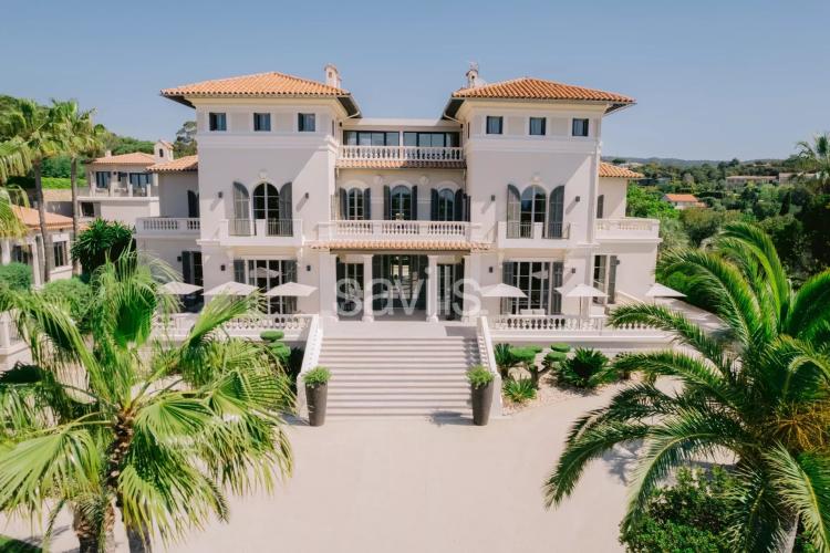 PROPRIETE UNIQUE , 11 CHAMBRES , GIGARO LA CROIX VALMER