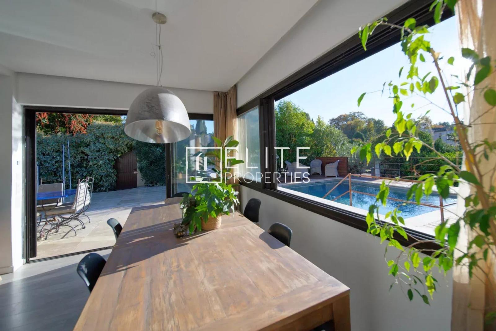 VILLA 8 PIÈCES DE 200 m² + PISCINE MOUANS-SARTOUX