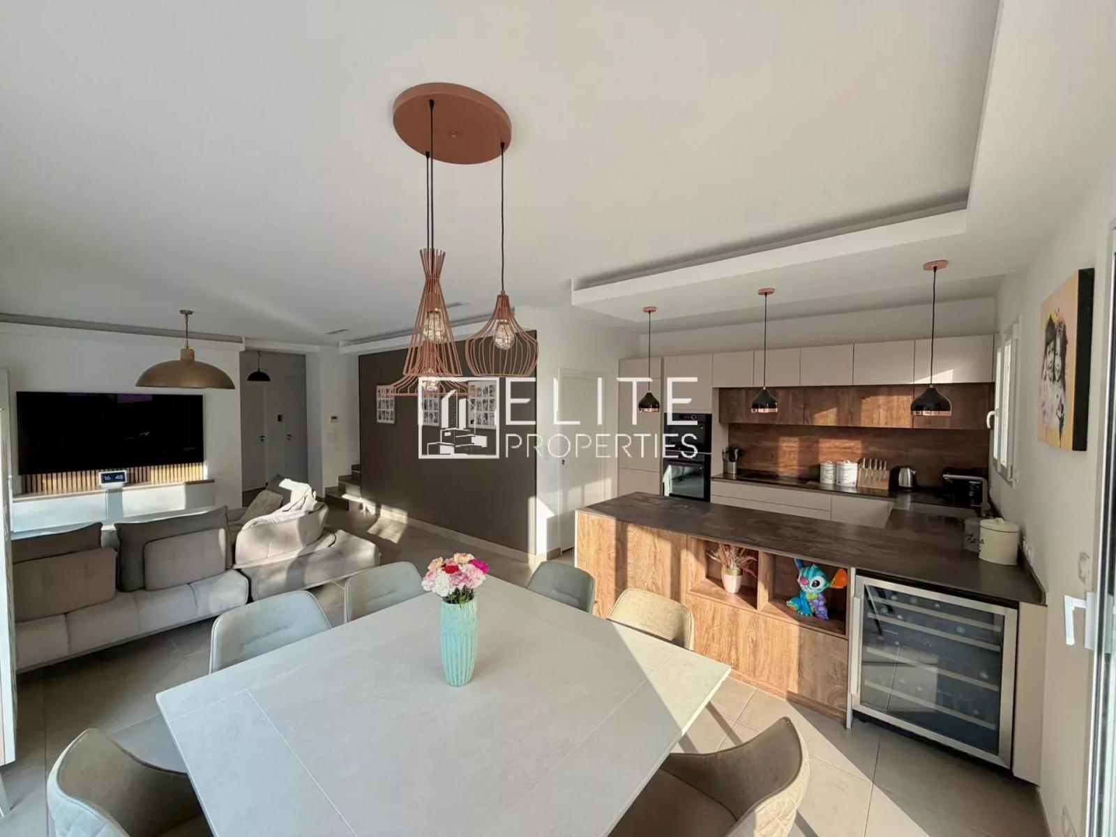 MAISON 5 PIÈCES DE 128 m² & PISCINE – GRASSE SAINT-JACQUES