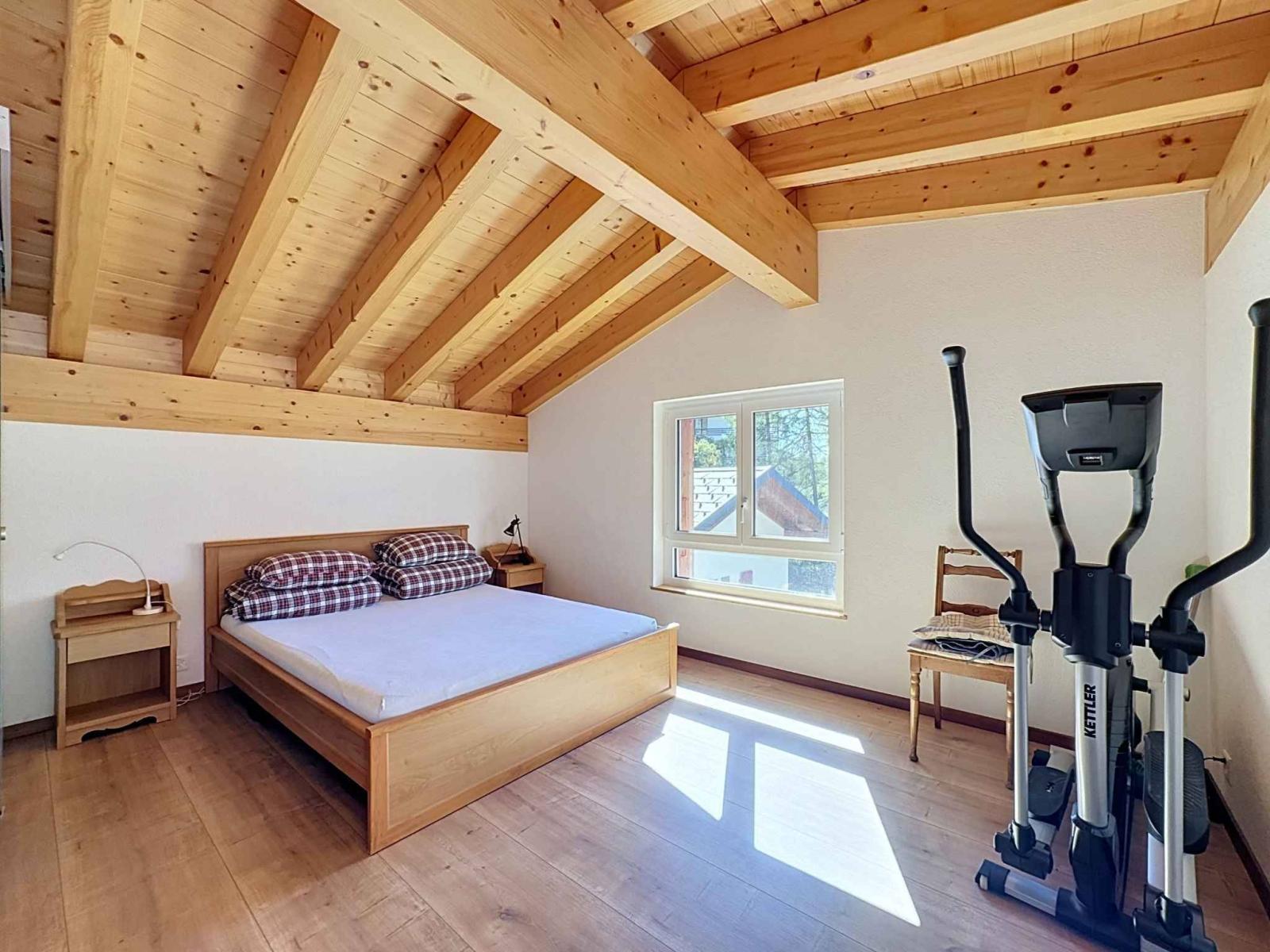 CHALET DE 15,5 PIÈCES
COMPOSÉ DE TROIS APPARTEMENTS INDÉPENDANTS