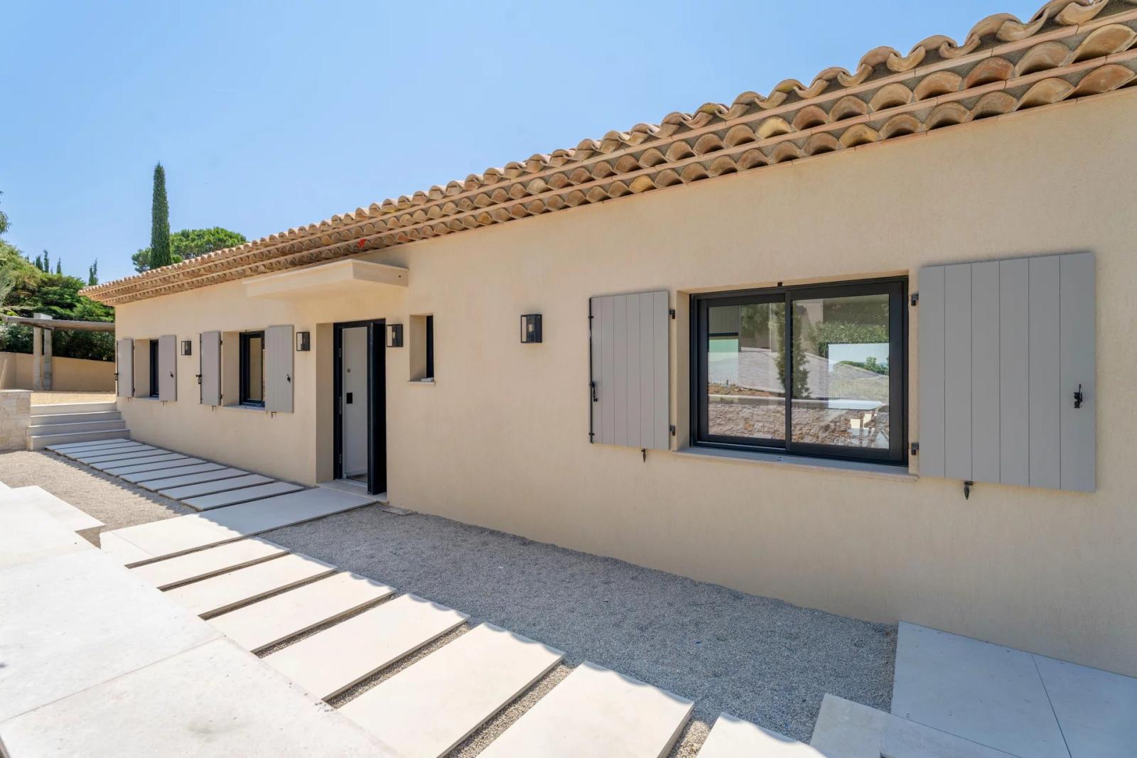 Villa vue mer à vendre à Grimaud – Domaine sécurisé Beauvallon Bartole