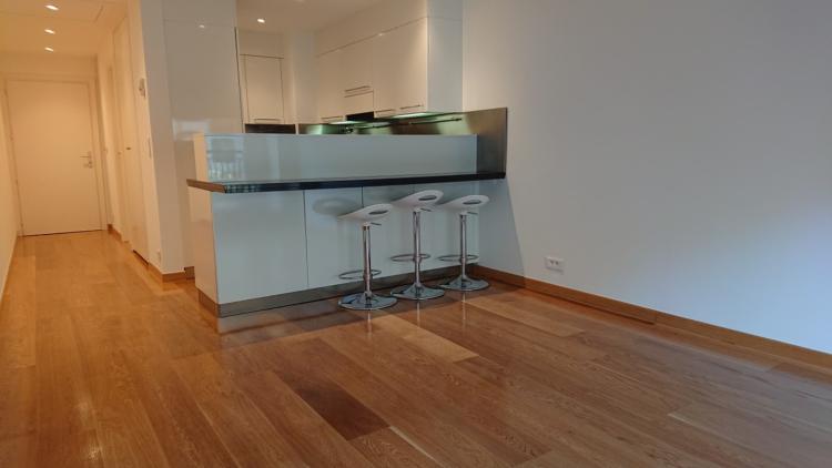FONTVIEILLE: Moderne studio en location