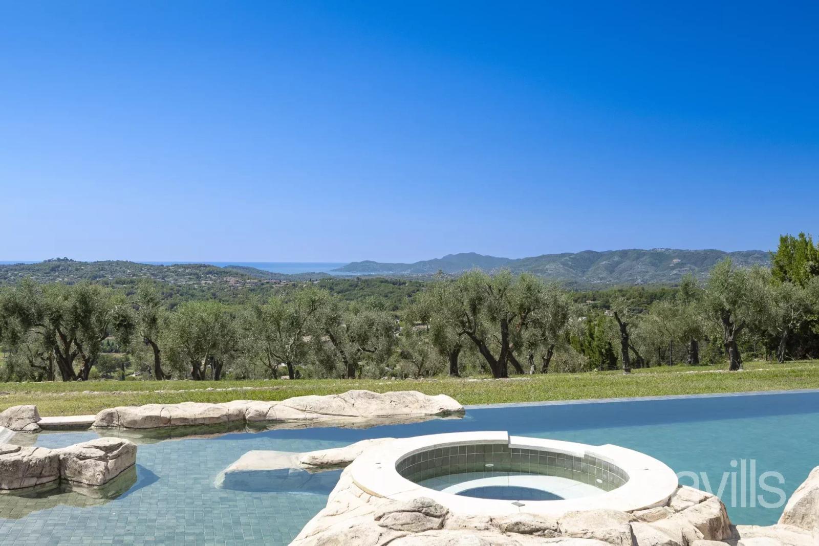 Luxueuse propriété avec vue mer panoramique.