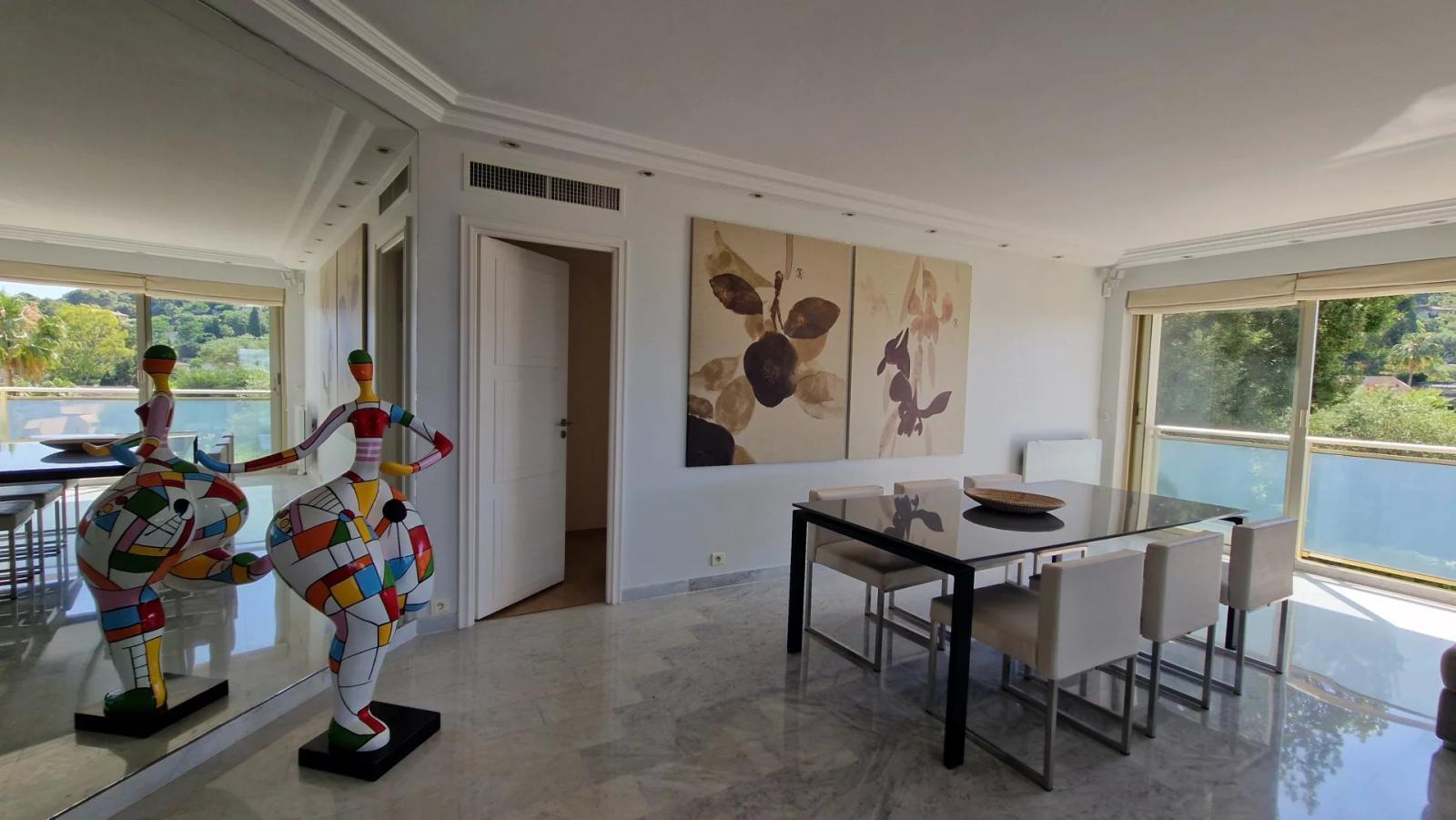 LE CANNET - GRAND APPARTEMENT T4 TRAVERSANT - PLEINE VUE MER