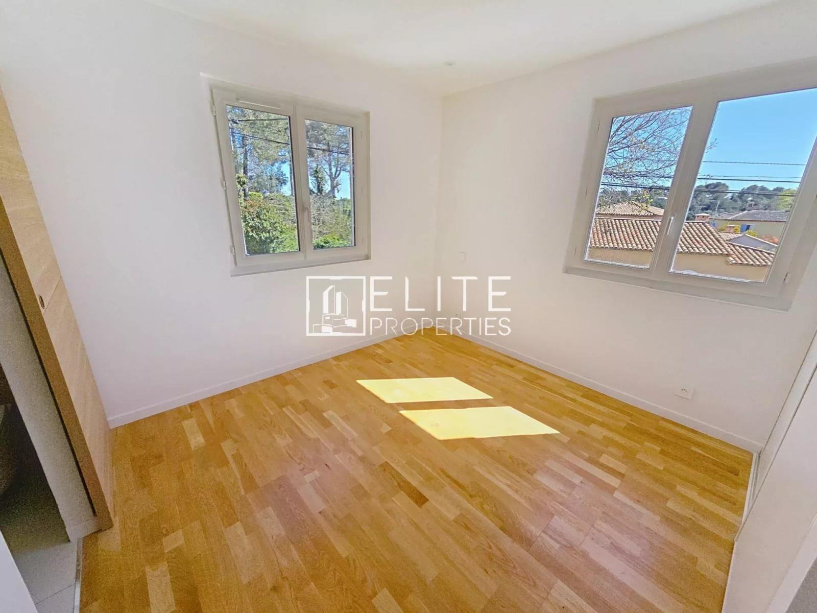 HAUT DE VILLA 4 PIÈCES 92 m² AVEC PISCINE PRIVATIVE – VALBONNE