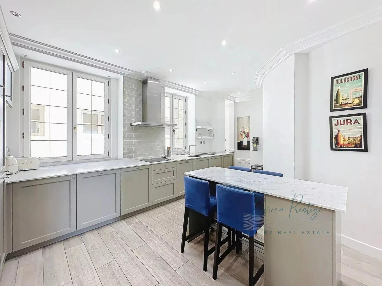 NICE – Magnifique Appartement de Prestige Belle Époque à un Étage Élevé – Environ 160m² LC