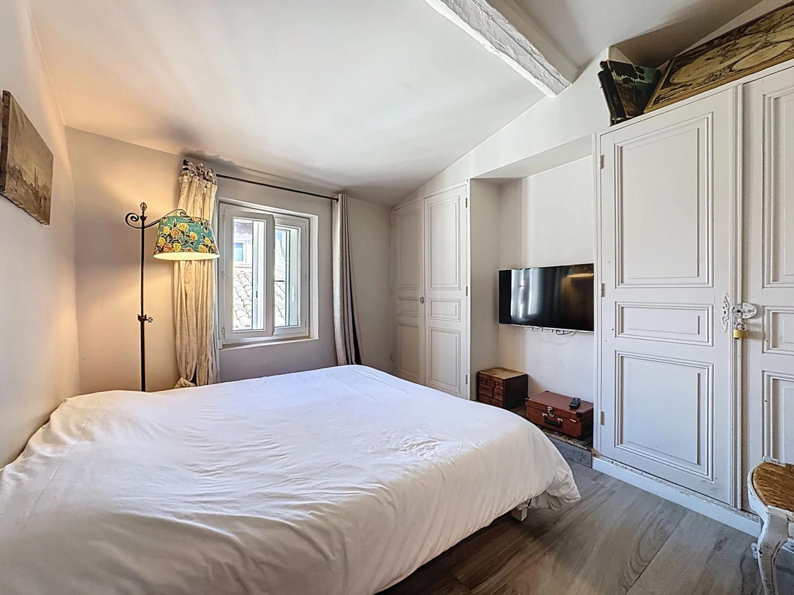 CANNES - SUQUET - Immeuble 3 Appartements