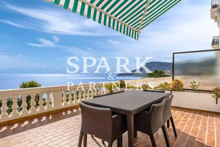 Roquebrune Cap Martin - Magnifique appartement bourgeois de 3 pièces avec une vue panoramique