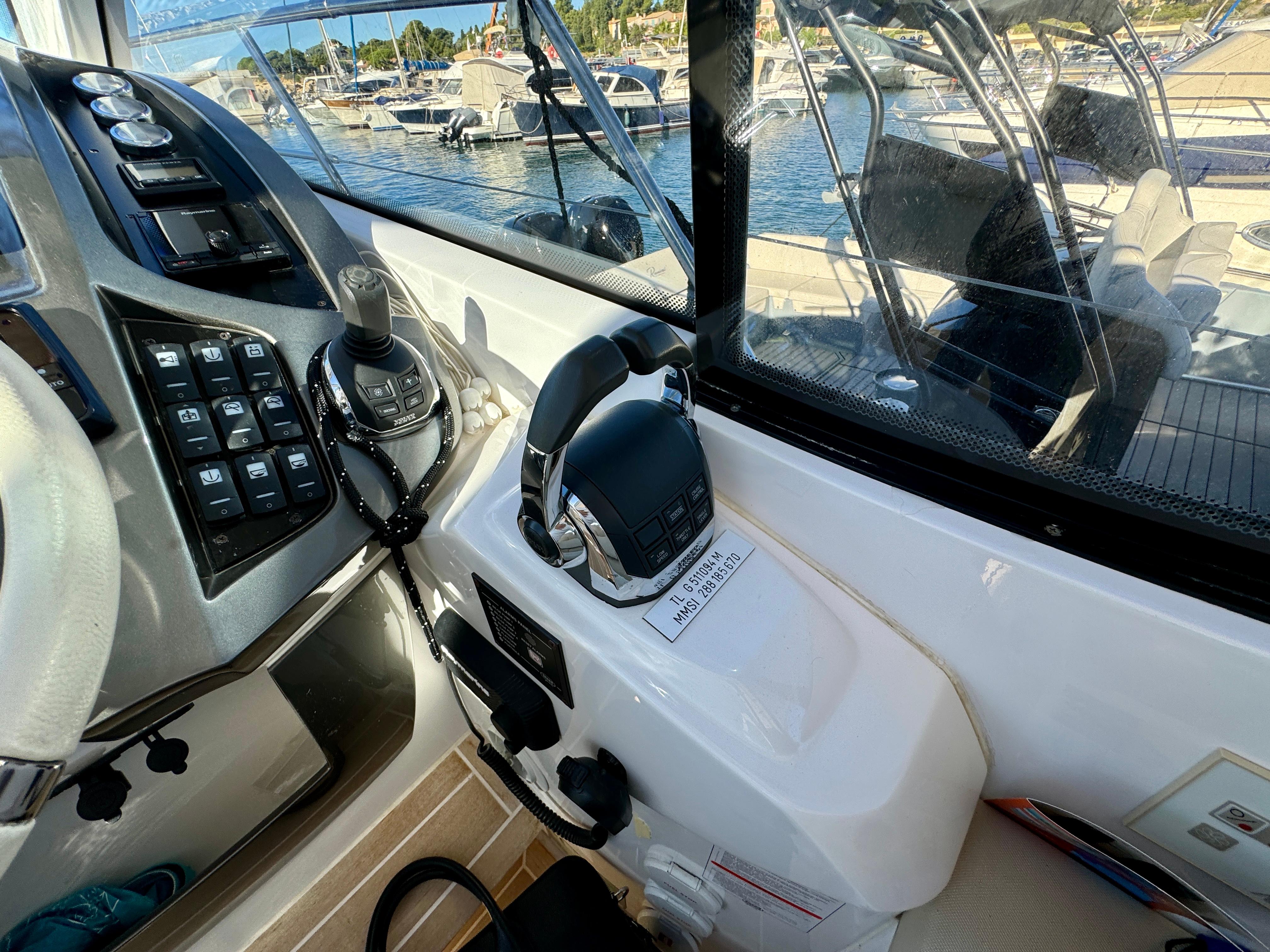efc43_b8dbb_2019-sessa-marine-c44-cruiser-power-9638806-20241218075904849-1_xlarge.jpg