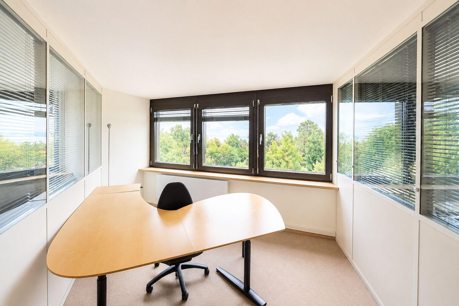 Business Center Premium – Bureaux d’Exception avec Vue sur le Lac