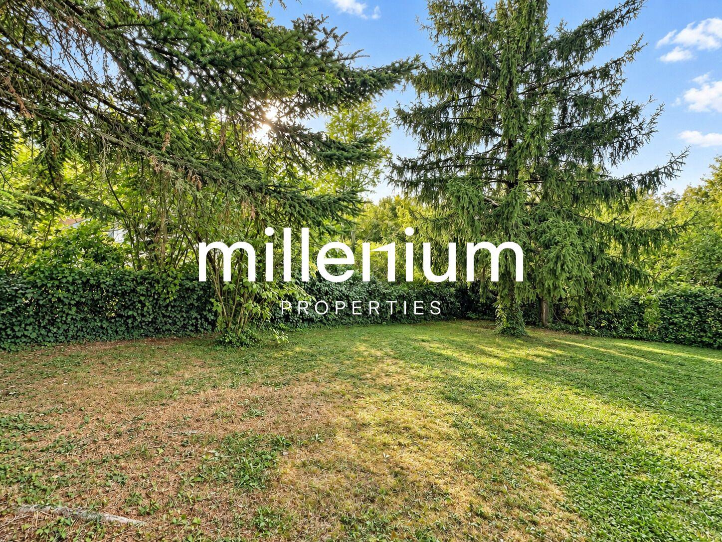 Appartement de 3 pièces au dernier étage avec terrain privatif