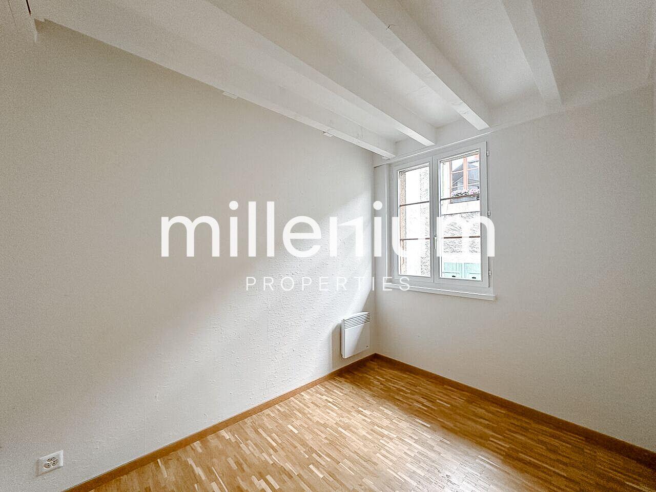 Duplex en attique rénové dans le vieux Carouge