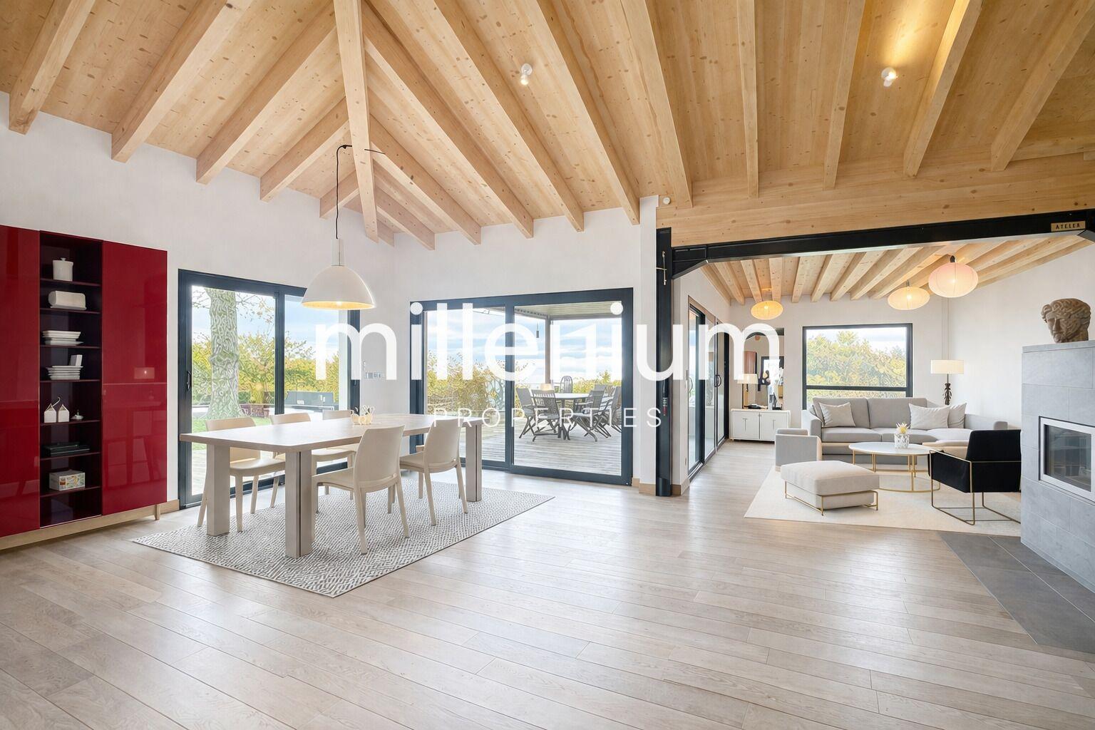 Villa contemporaine avec toit-terrasse et vue dégagée – Proche Genève