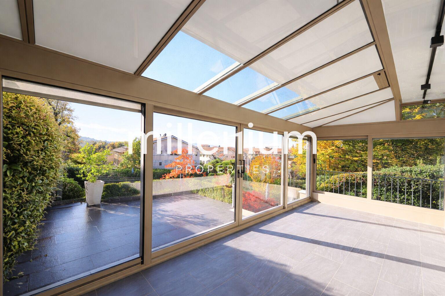 Belle maison 8P avec piscine à Onex