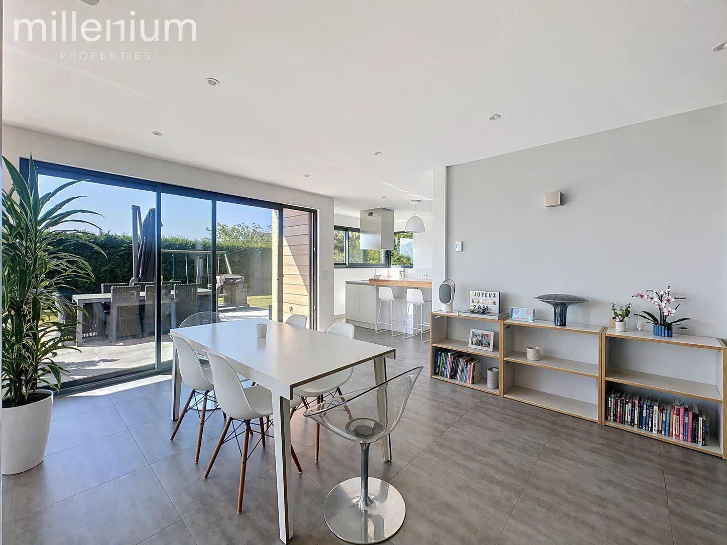 Maison contemporaine avec vue panoramique