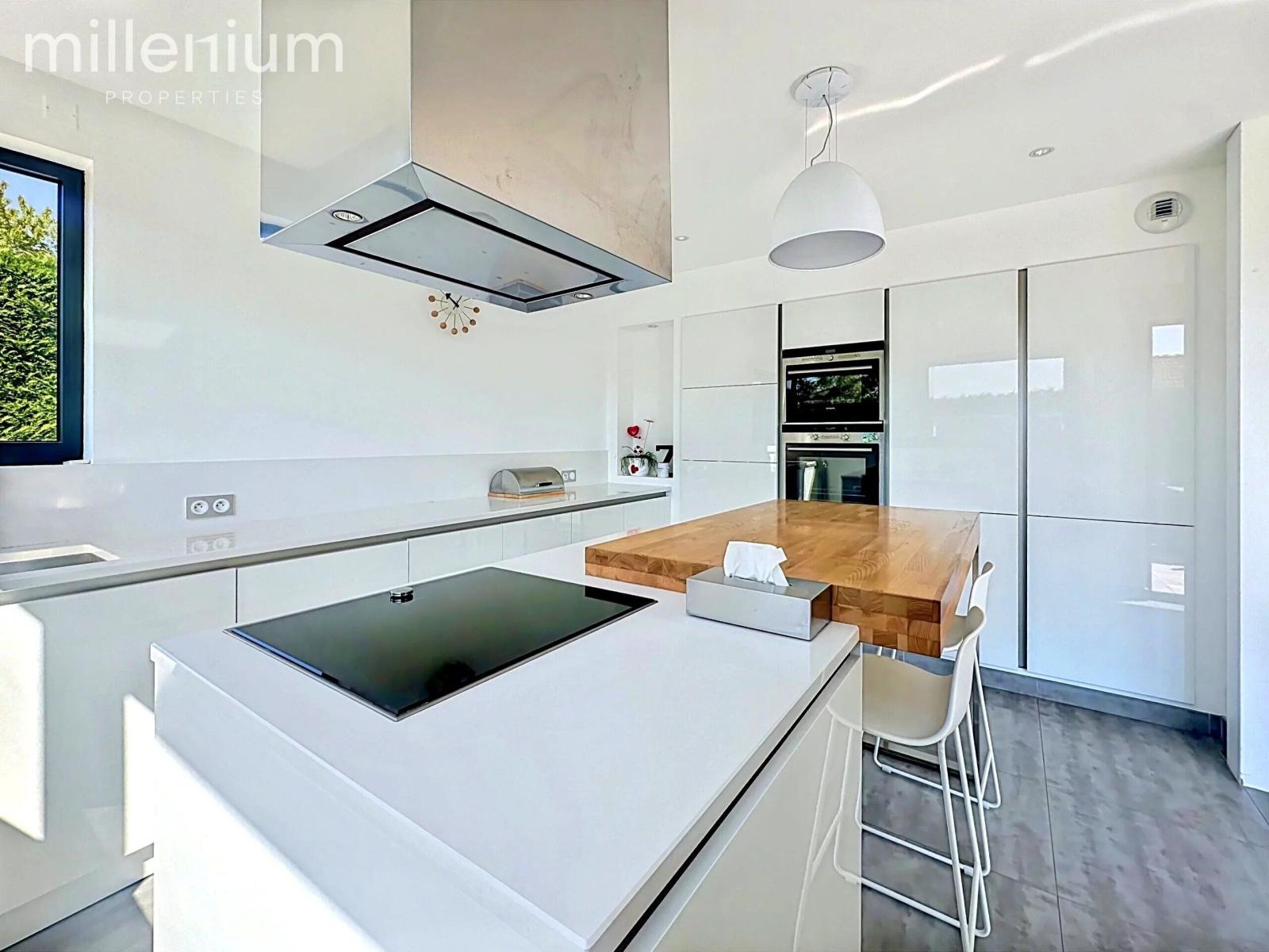 Maison contemporaine avec vue panoramique